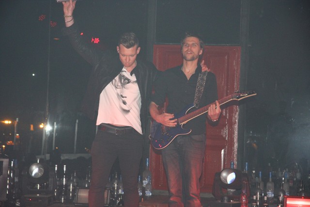 Eller Van Buuren & Chris Jones
